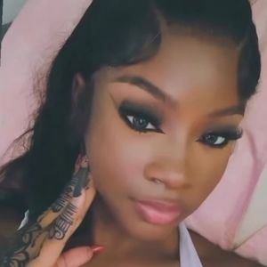 Meet your Posher, Roniyah